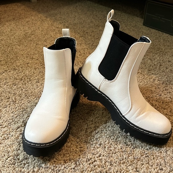 Combat boots - Picture 1 of 6